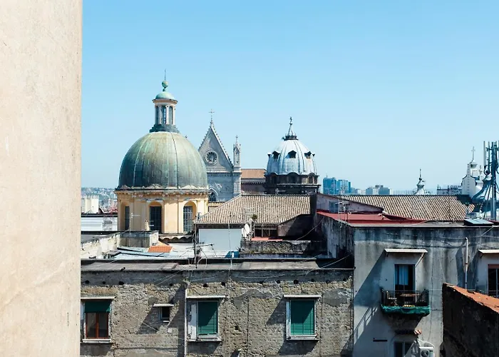 La Casa Tra I Monumenti